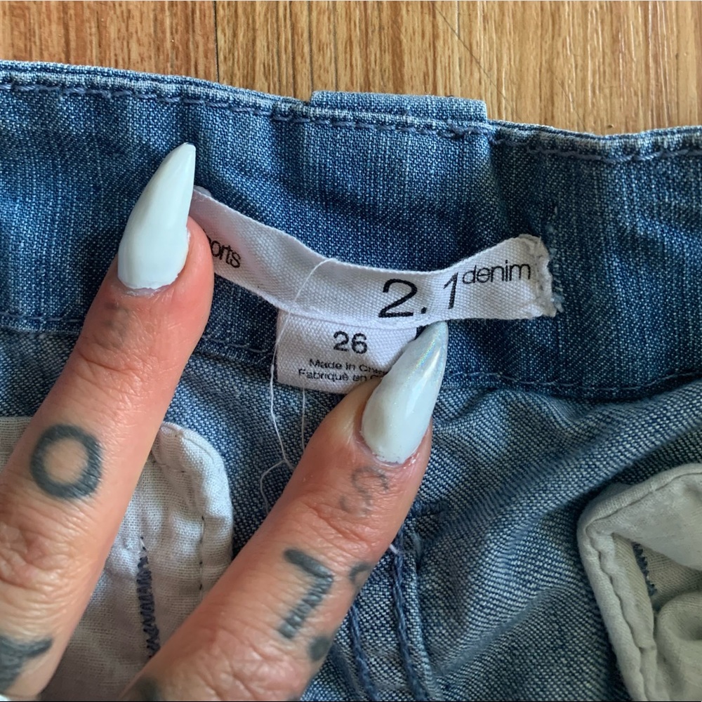 Denim shorts - Picture 3 of 6